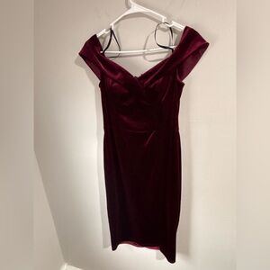 Premier Amor Off-Shoulder Velvet Cocktail Dress - Wine